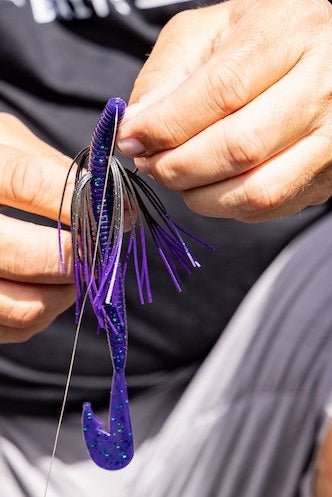 Load image into Gallery viewer, Boogie Worm - Junebug - Purple Tip - FUZZY BAITS
